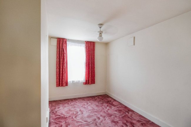 35 Mathews Park Avenue, Stratford, London E15 4AE 9