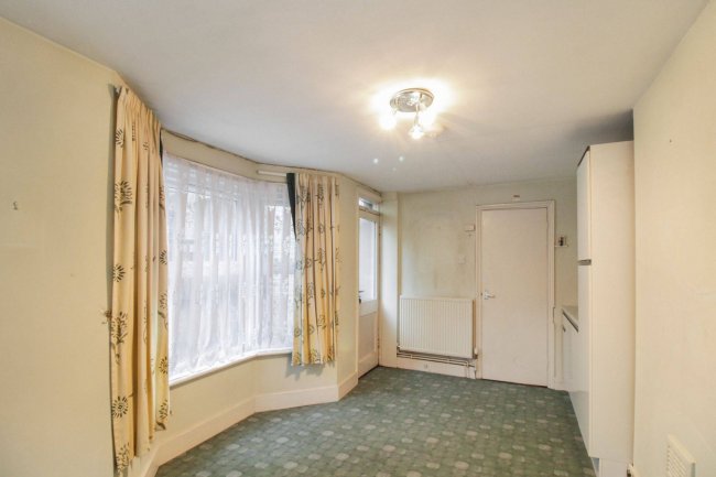 35 Mathews Park Avenue, Stratford, London E15 4AE 9