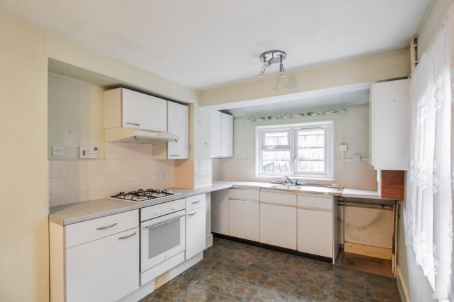 35 Mathews Park Avenue, Stratford, London E15 4AE 9