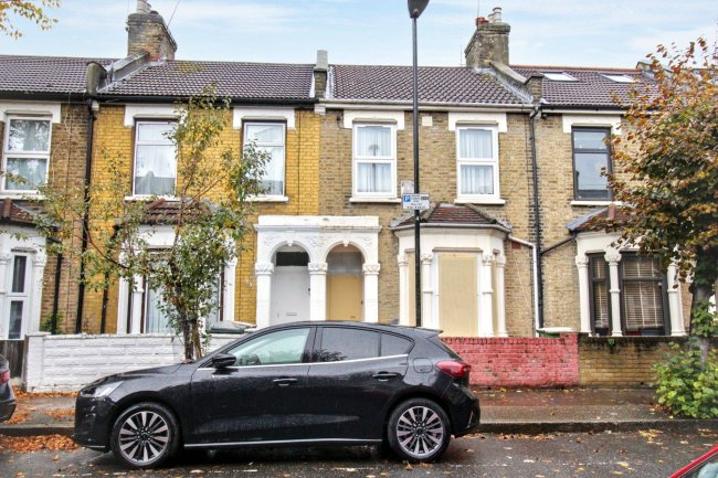 35 Mathews Park Avenue, Stratford, London E15 4AE 9