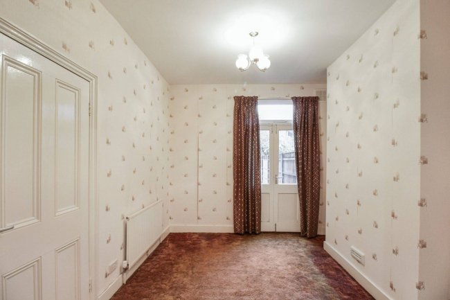 35 Mathews Park Avenue, Stratford, London E15 4AE 9