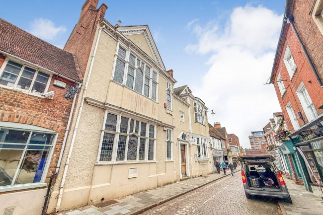 Aylesbury Literary Club, 7-11 Temple Street, Aylesbury, Buckinghamshire HP20 2RN 3