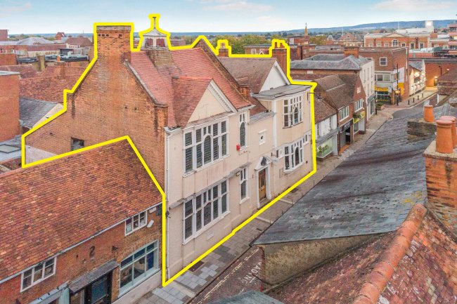 Aylesbury Literary Club, 7-11 Temple Street, Aylesbury, Buckinghamshire HP20 2RN 3