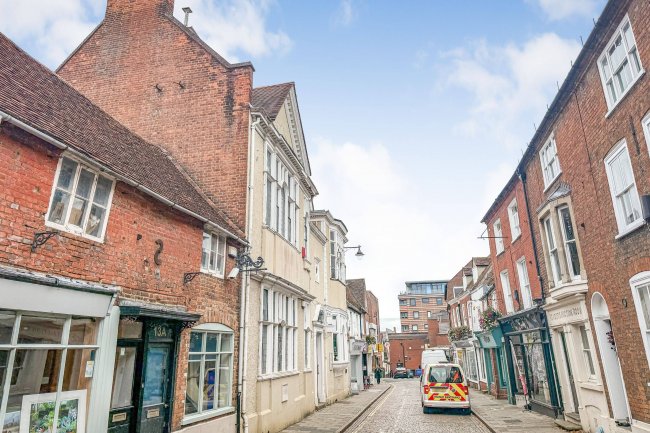 Aylesbury Literary Club, 7-11 Temple Street, Aylesbury, Buckinghamshire HP20 2RN 3