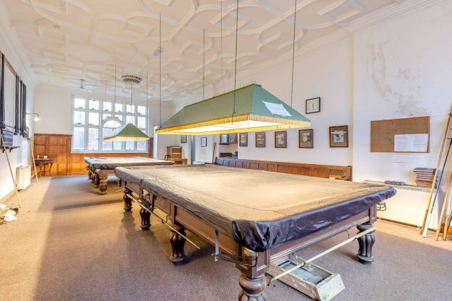 Aylesbury Literary Club, 7-11 Temple Street, Aylesbury, Buckinghamshire HP20 2RN 3