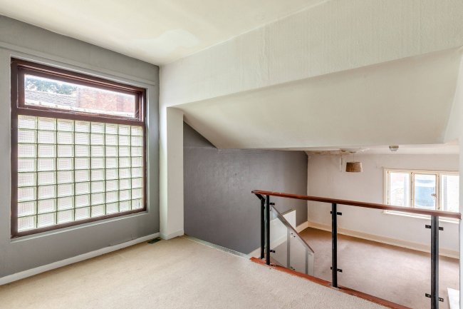 Aylesbury Literary Club, 7-11 Temple Street, Aylesbury, Buckinghamshire HP20 2RN 3