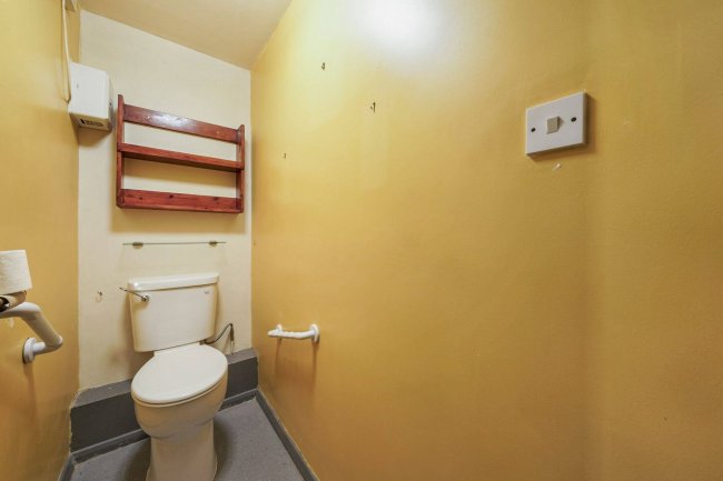 4 Bradbury Close, Southall, Middlesex, UB2 4JZ 10