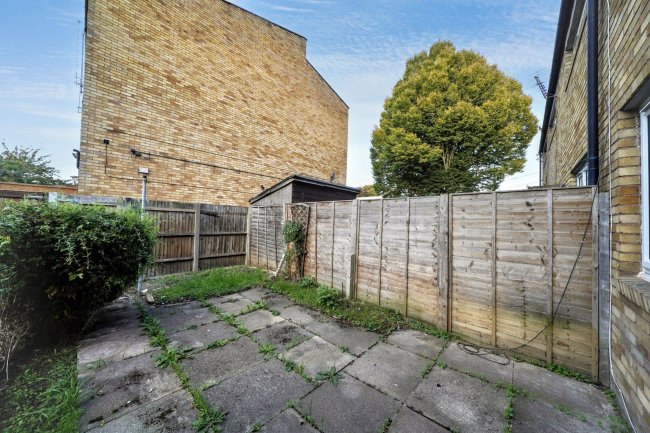 4 Bradbury Close, Southall, Middlesex, UB2 4JZ 10