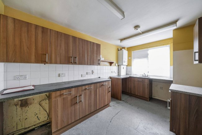 4 Bradbury Close, Southall, Middlesex, UB2 4JZ 10