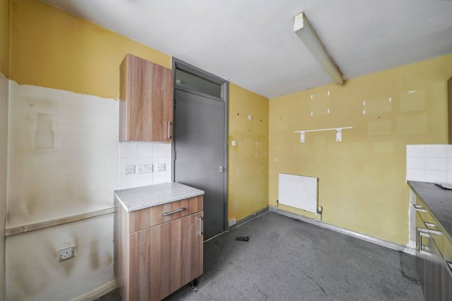 4 Bradbury Close, Southall, Middlesex, UB2 4JZ 10