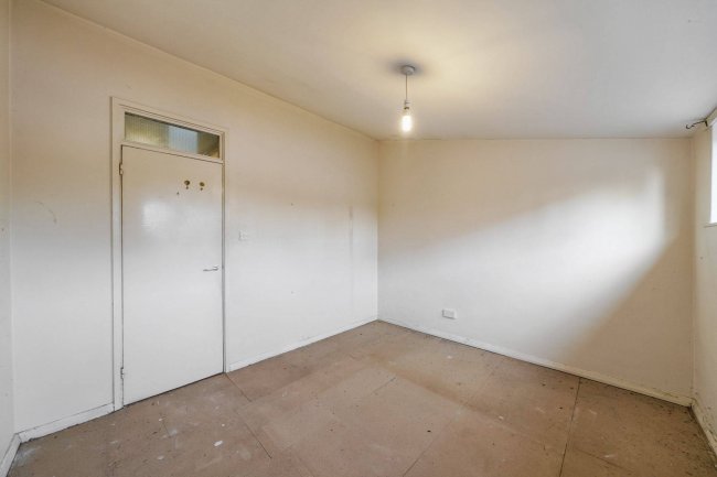 4 Bradbury Close, Southall, Middlesex, UB2 4JZ 10