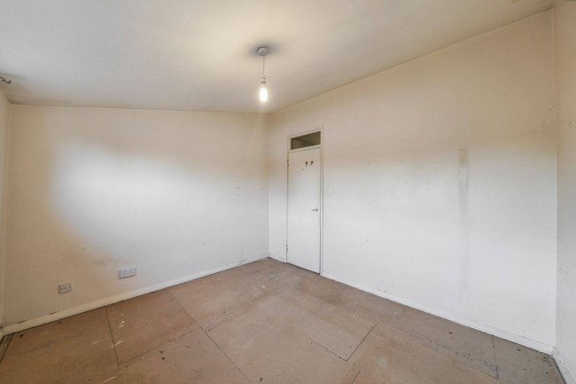 4 Bradbury Close, Southall, Middlesex, UB2 4JZ 10