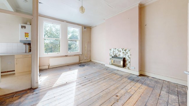 Flat B, 5 Wyndham Crescent, Upper Holloway, London, N19 5QJ 8