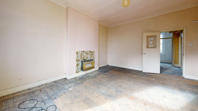 Flat B, 5 Wyndham Crescent, Upper Holloway, London, N19 5QJ 8