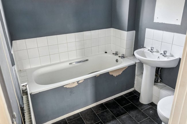 118 Wimbish End, Basildon, Essex, SS13 3PE 4