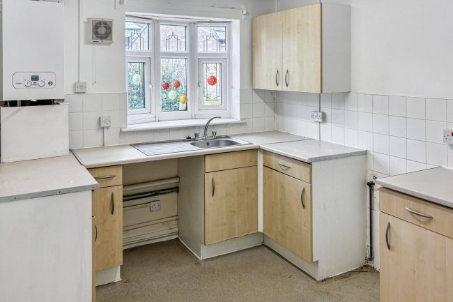 118 Wimbish End, Basildon, Essex, SS13 3PE 4