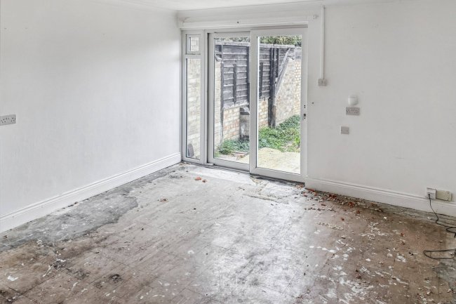 118 Wimbish End, Basildon, Essex, SS13 3PE 4