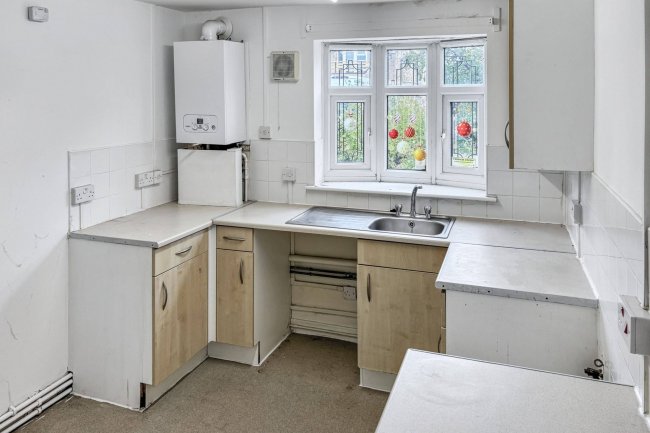 118 Wimbish End, Basildon, Essex, SS13 3PE 4