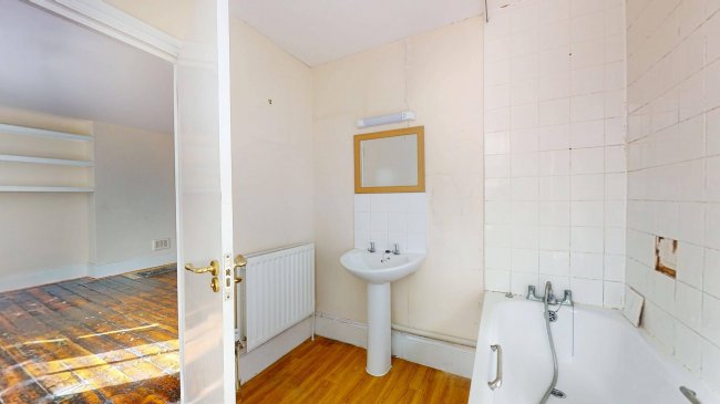 Flat B, 8 Pemberton Gardens, Upper Holloway, London N19 5RU 1