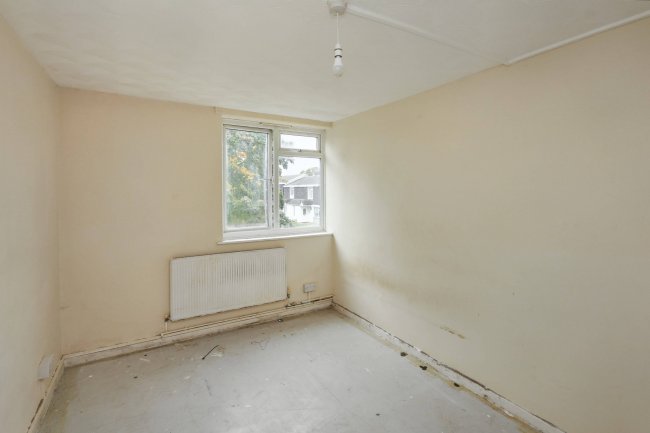 35 Eldeland, Basildon, Essex, SS15 5JG 6