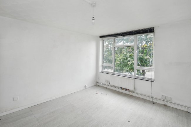 35 Eldeland, Basildon, Essex, SS15 5JG 6