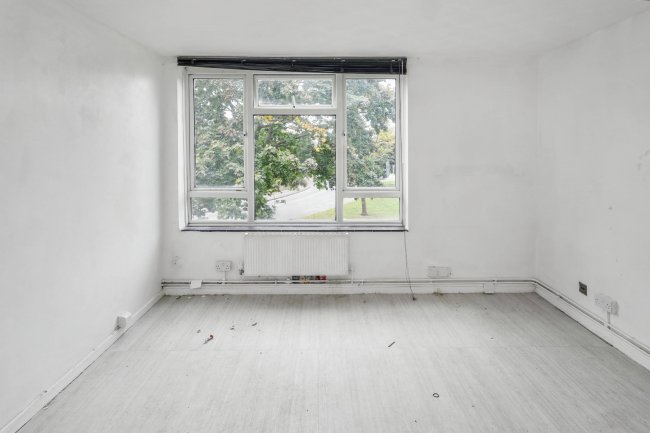 35 Eldeland, Basildon, Essex, SS15 5JG 6