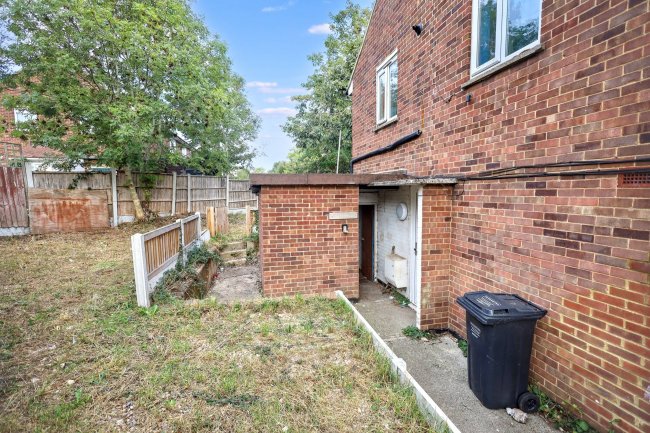 Flat A, 1 Moss Drive, Vange, Basildon, Essex, SS16 4RZ 9