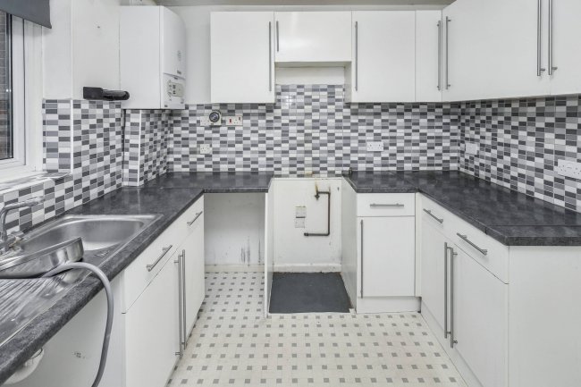 Flat 7 Anvil Court, Marsh Road, Luton, Bedfordshire, LU3 2RB 93