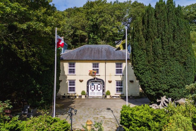 Panteinion Hall, Ffordd Panteinion, Friog, Fairbourne, Gwynedd, LL38 2TJ 9