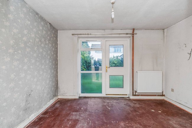 101 Aysgarth, Bracknell, Berkshire, RG12 8SF 3