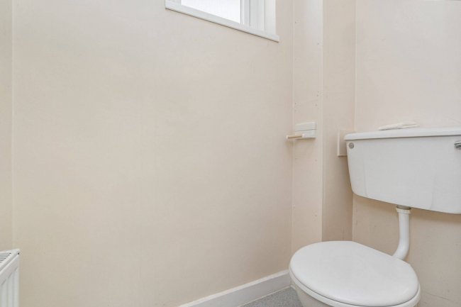 101 Aysgarth, Bracknell, Berkshire, RG12 8SF 3