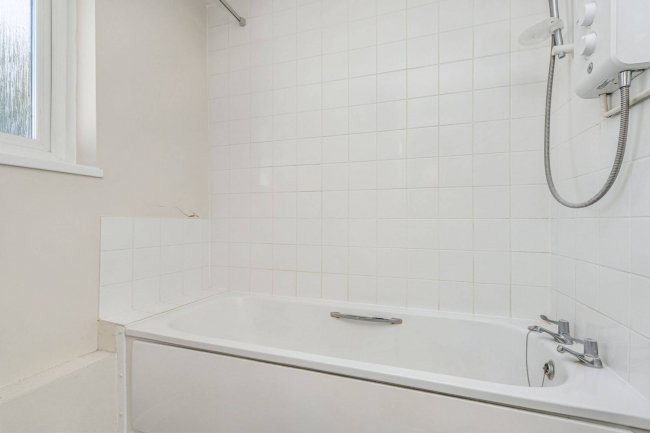 101 Aysgarth, Bracknell, Berkshire, RG12 8SF 3