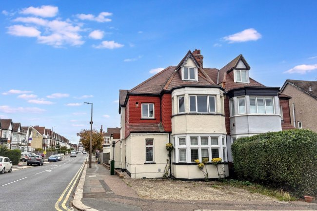 Flat 4, Canterbury Court, 44 Ailsa Road, Westcliff on Sea, SS0 8BL 10