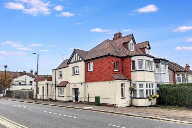 Flat 4, Canterbury Court, 44 Ailsa Road, Westcliff on Sea, SS0 8BL 10