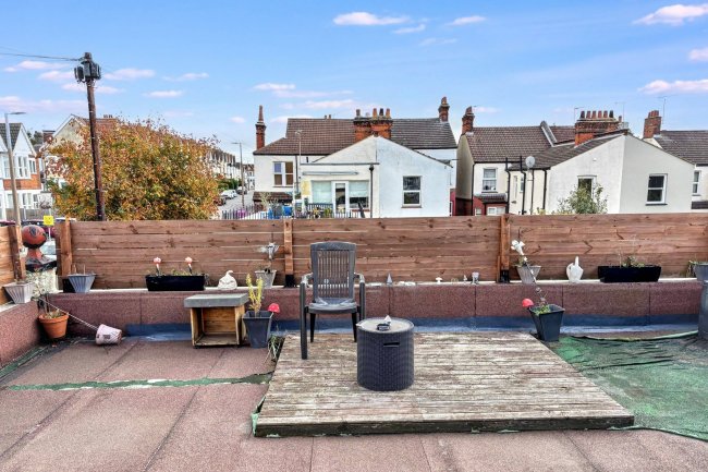 Flat 4, Canterbury Court, 44 Ailsa Road, Westcliff on Sea, SS0 8BL 10