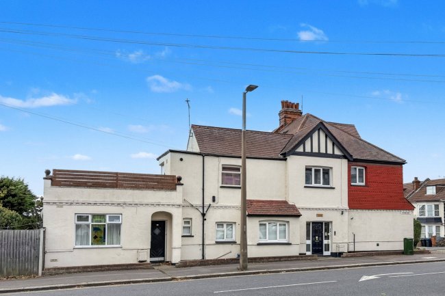 Flat 4, Canterbury Court, 44 Ailsa Road, Westcliff on Sea, SS0 8BL 10