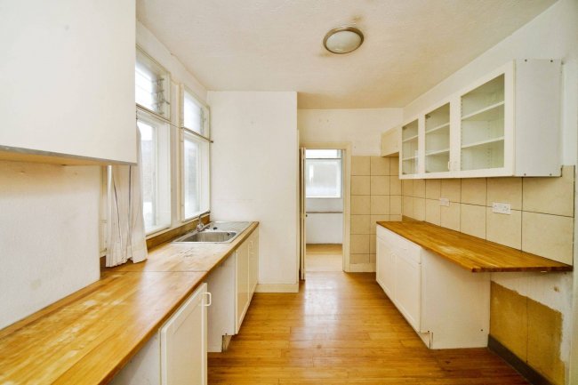 Flat 2, 126 Fleet Road, Hampstead Heath, London, NW3 2QX 80