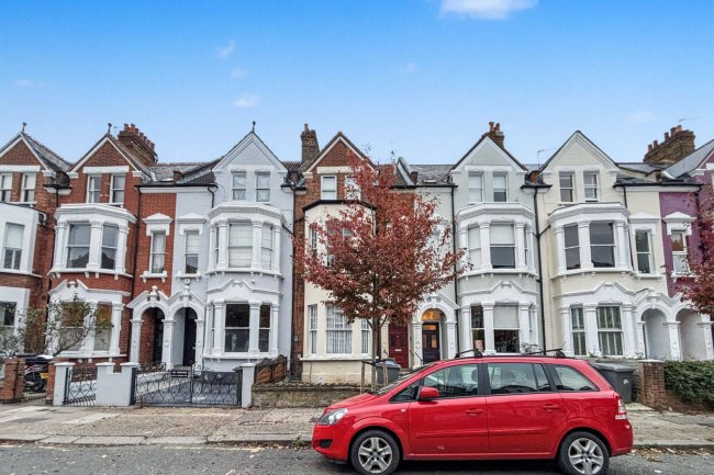 Flat B, 34 Callcott Road, Kilburn, London NW6 7EA 1