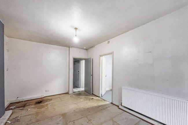 Flat B, 34 Callcott Road, Kilburn, London NW6 7EA 1