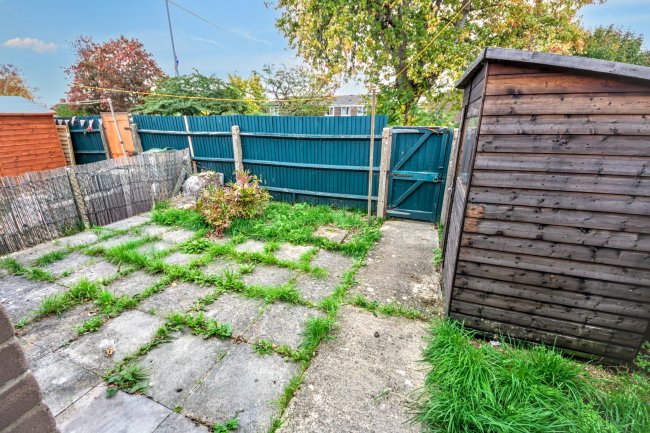 10 The Firs, Chippenham, Wiltshire, SN14 0PG 3