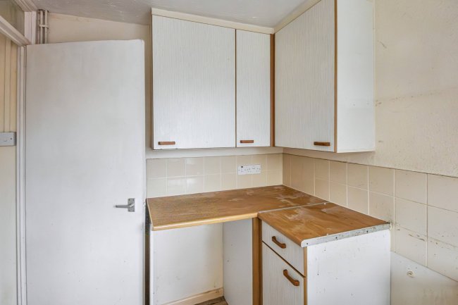 10 The Firs, Chippenham, Wiltshire, SN14 0PG 3