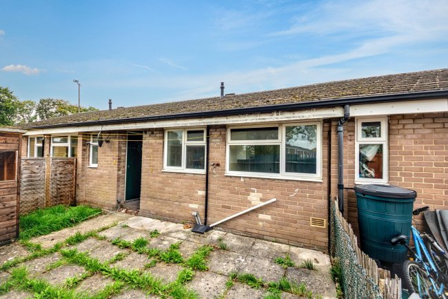 10 The Firs, Chippenham, Wiltshire, SN14 0PG 3