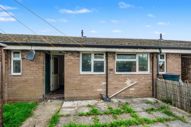 10 The Firs, Chippenham, Wiltshire, SN14 0PG 3