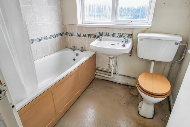 10 The Firs, Chippenham, Wiltshire, SN14 0PG 3