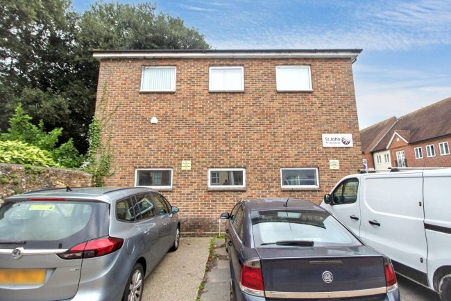 Barford House, The Hornet, Chichester PO19 7JR 3