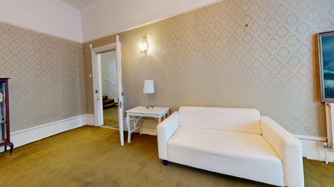 13 Princes Avenue, Muswell Hill, London N10 3LS 2