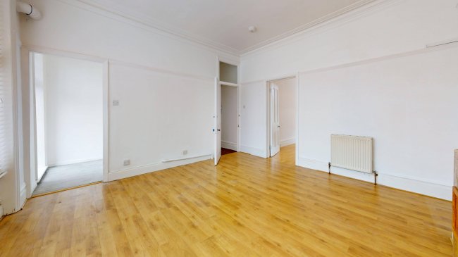 13 Princes Avenue, Muswell Hill, London N10 3LS 2