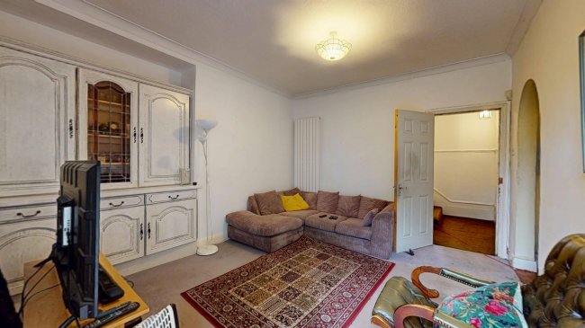 13 Princes Avenue, Muswell Hill, London N10 3LS 2