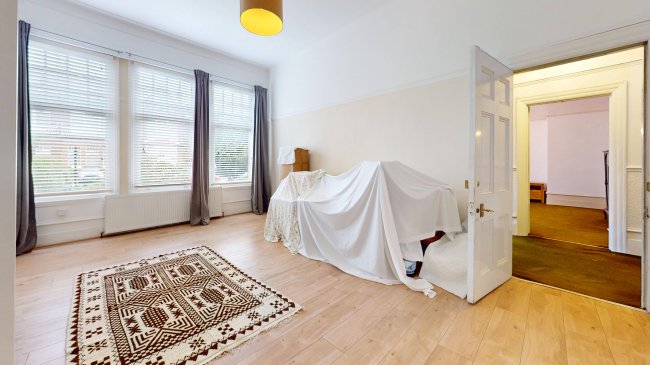 13 Princes Avenue, Muswell Hill, London N10 3LS 2