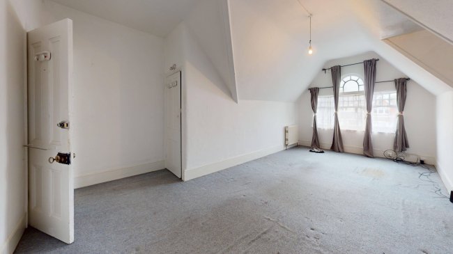 13 Princes Avenue, Muswell Hill, London N10 3LS 2